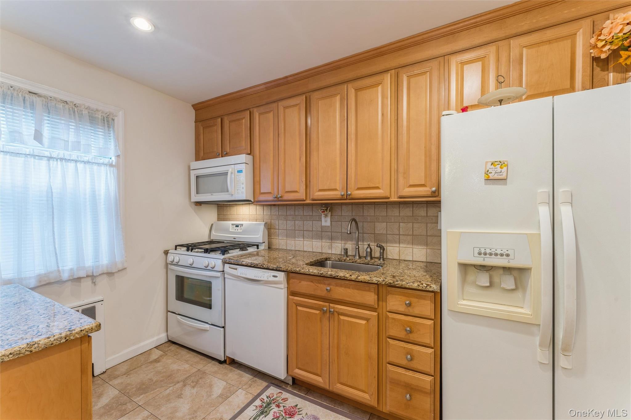 244-25 57th Drive # 6G, Douglaston, NY 11362