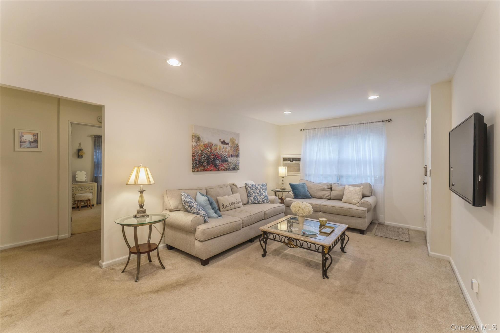 244-25 57th Drive # 6G, Douglaston, NY 11362