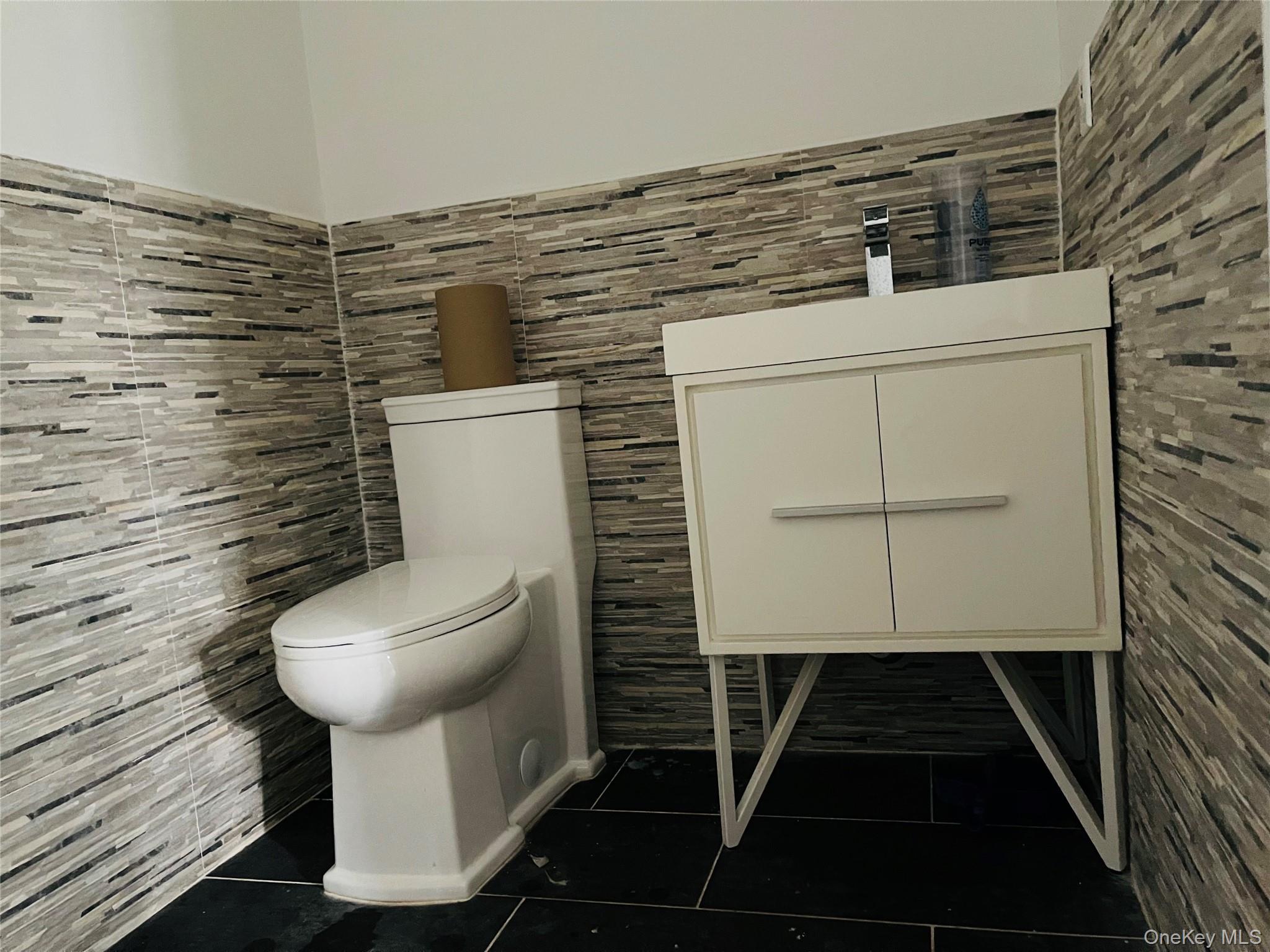 824 Old Country Road, Westbury, NY 11590