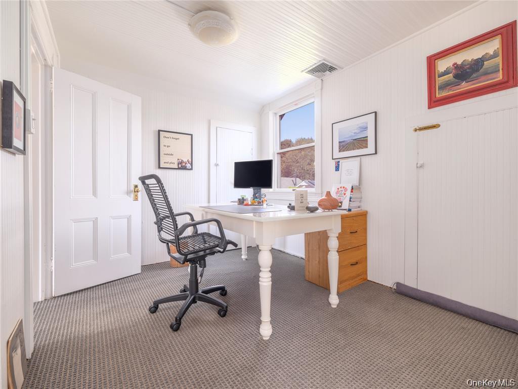 3275 Skunk Lane, Cutchogue, NY 11935