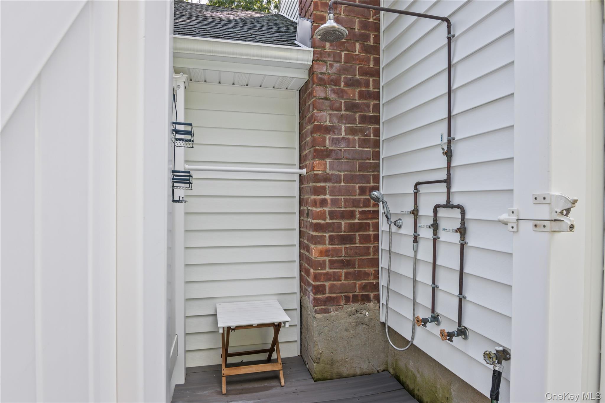 5 Norma Lane, Kings Park, NY 11754