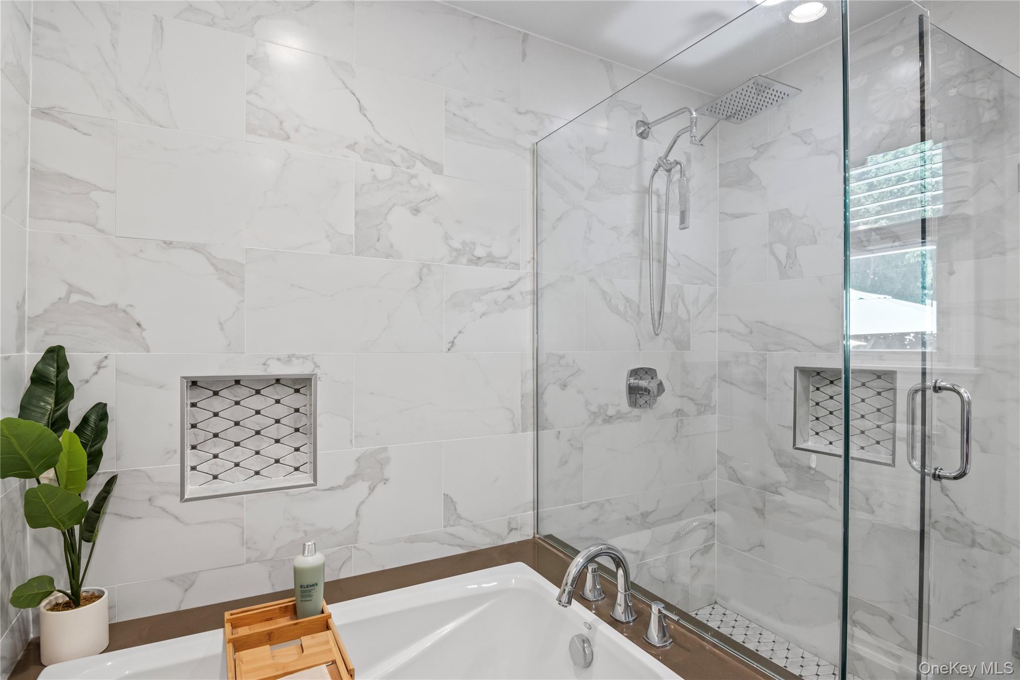 5 Norma Lane, Kings Park, NY 11754