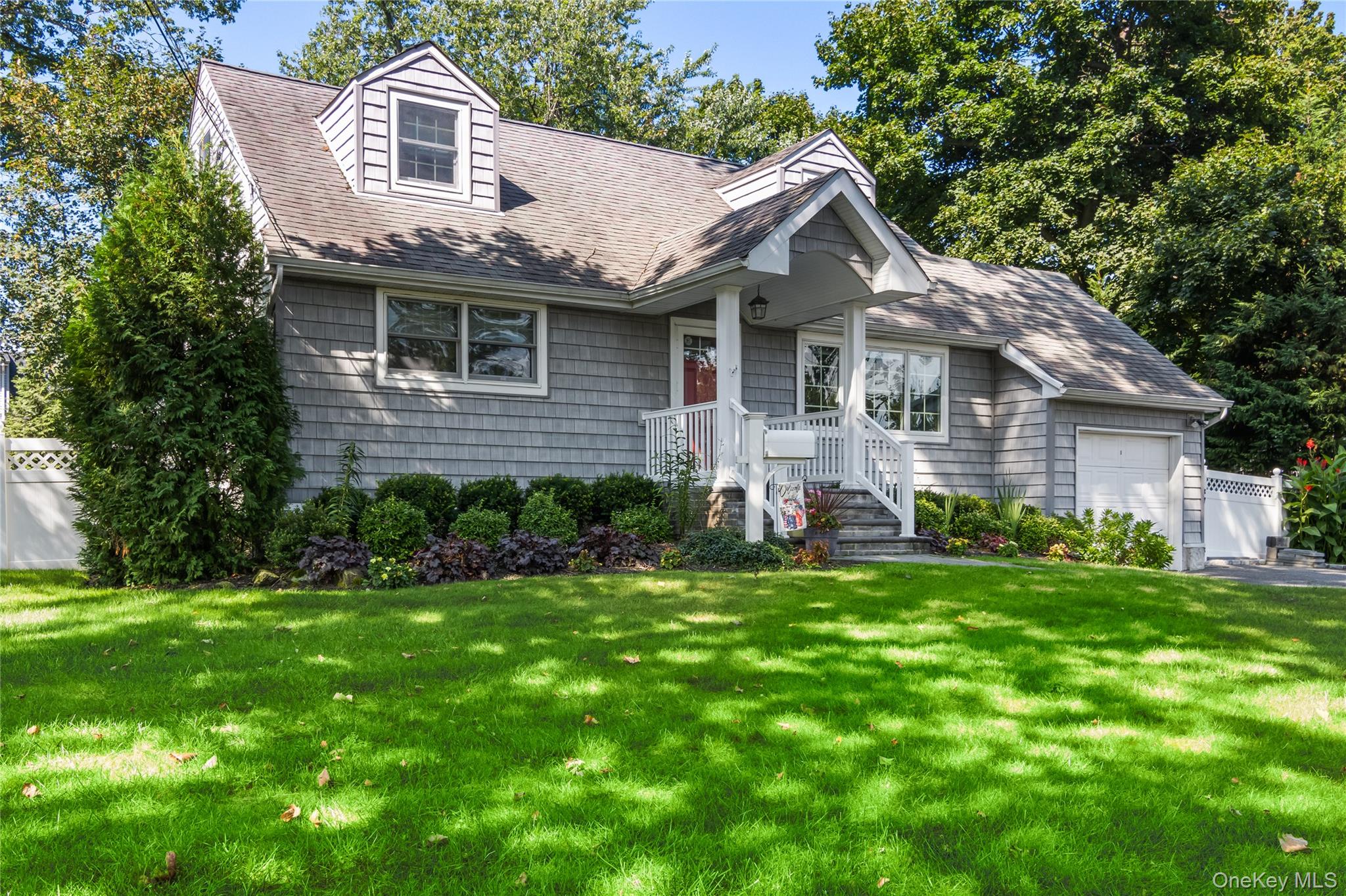 5 Norma Lane, Kings Park, NY 11754