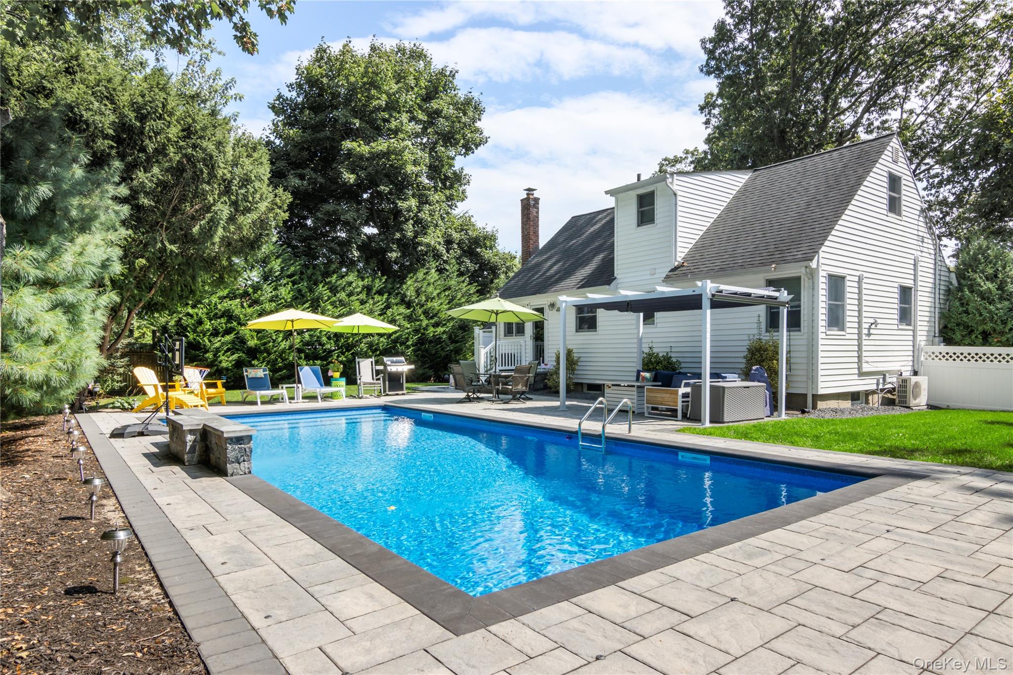 5 Norma Lane, Kings Park, NY 11754