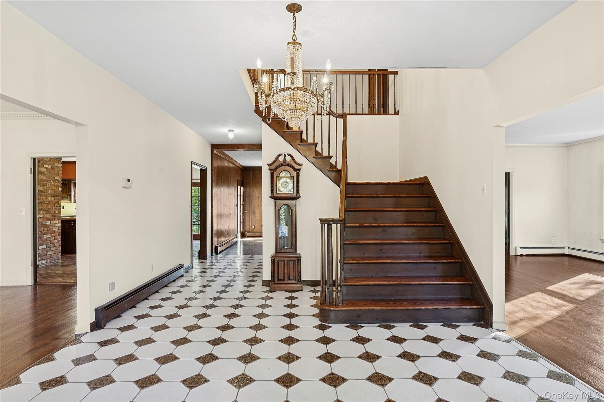 62 Sabine Road, Oyster Bay Cove, NY 11791