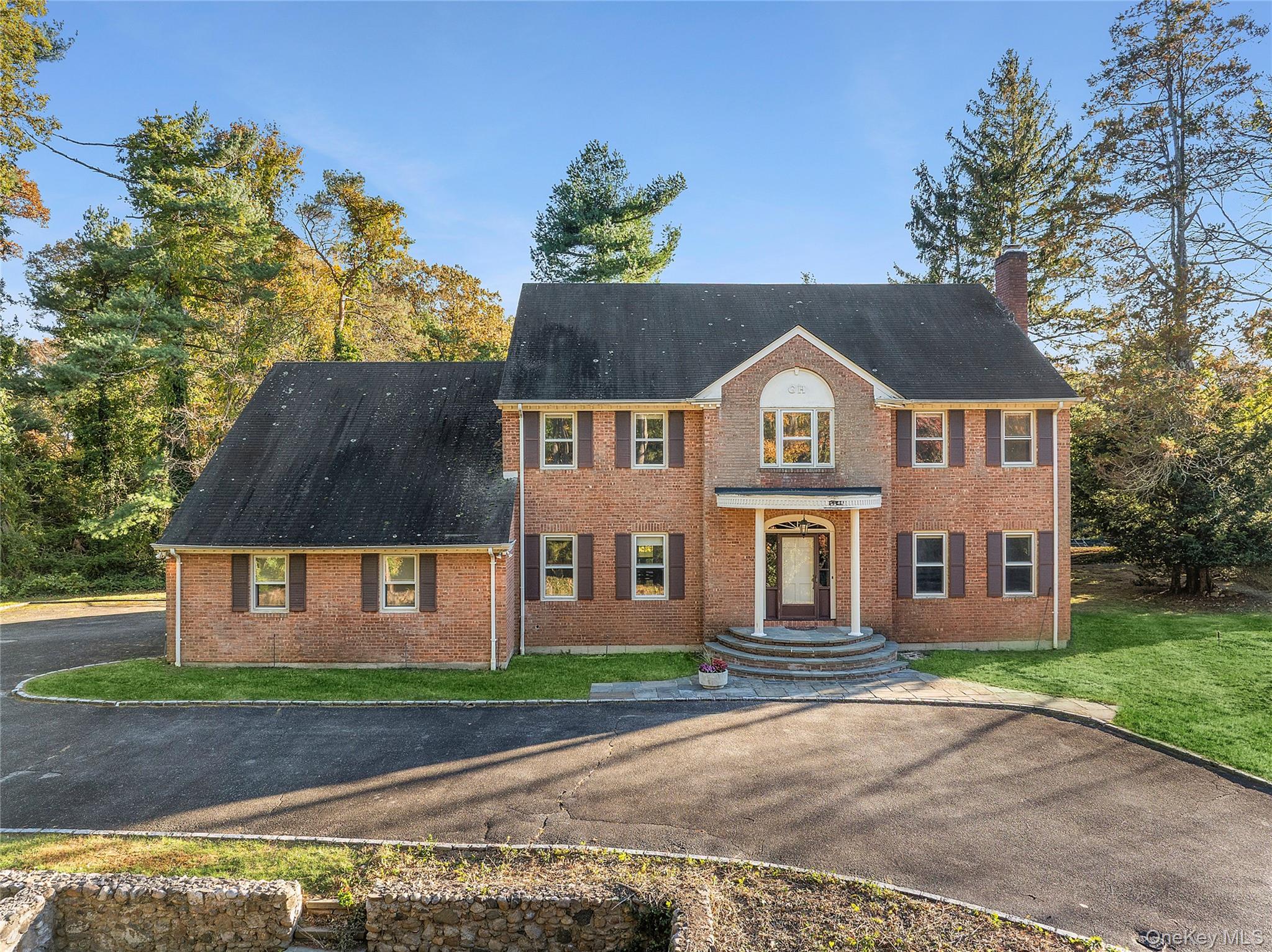 62 Sabine Road, Oyster Bay Cove, NY 11791