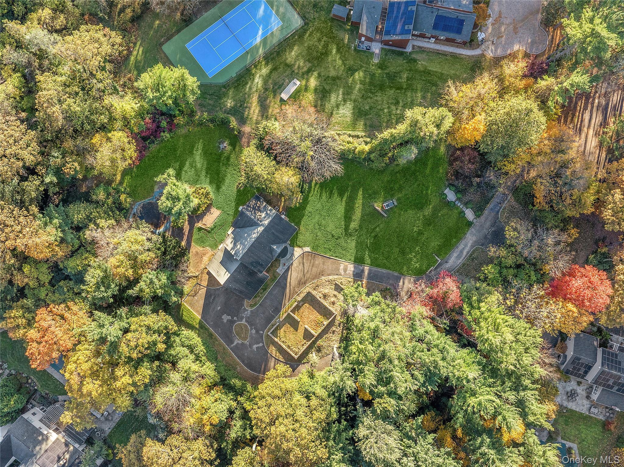 62 Sabine Road, Oyster Bay Cove, NY 11791