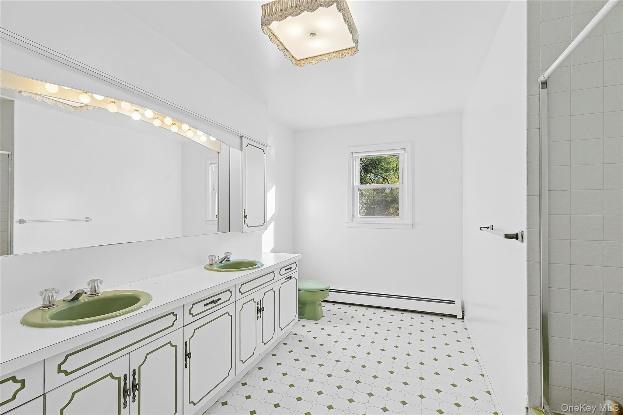 62 Sabine Road, Oyster Bay Cove, NY 11791