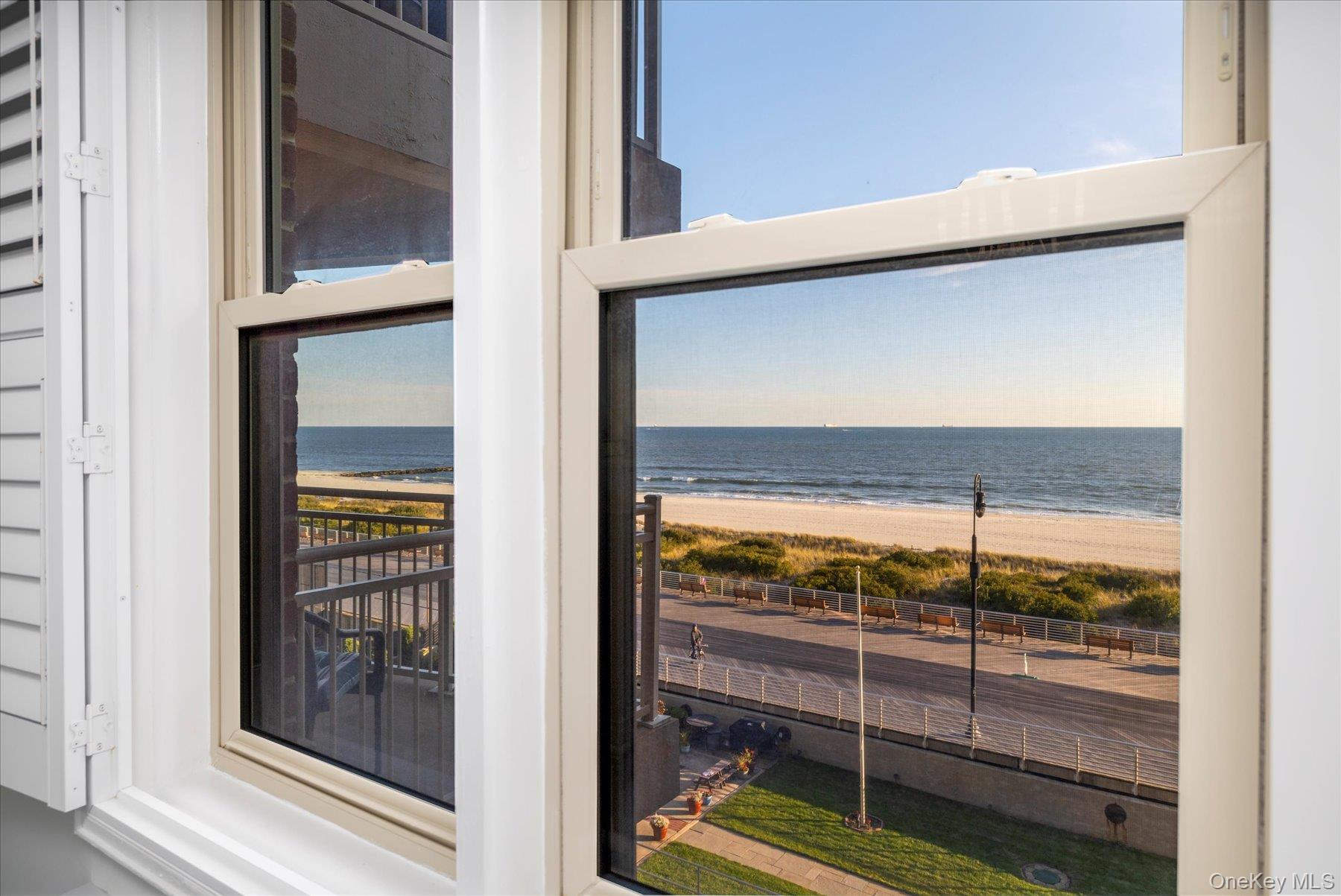 560 Broadway W # 4R, Long Beach, NY 11561