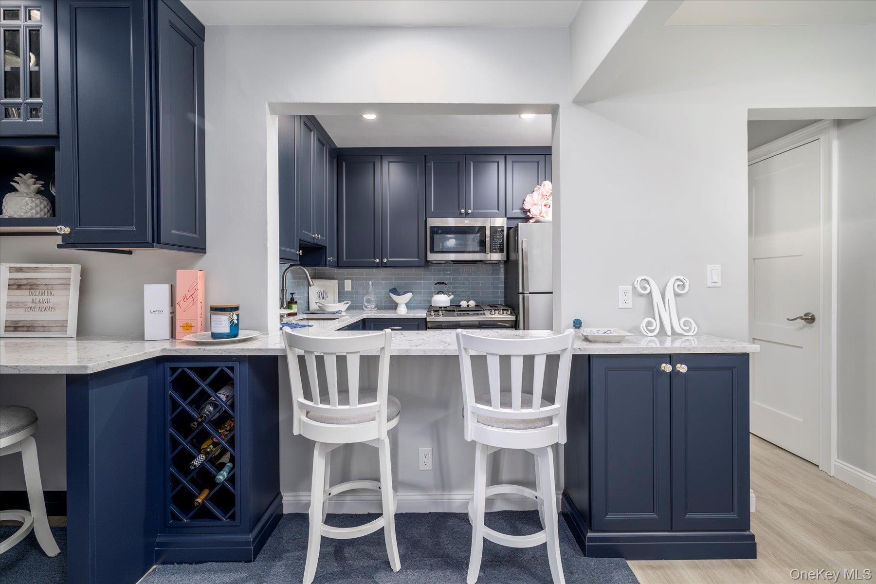 560 Broadway W # 4R, Long Beach, NY 11561