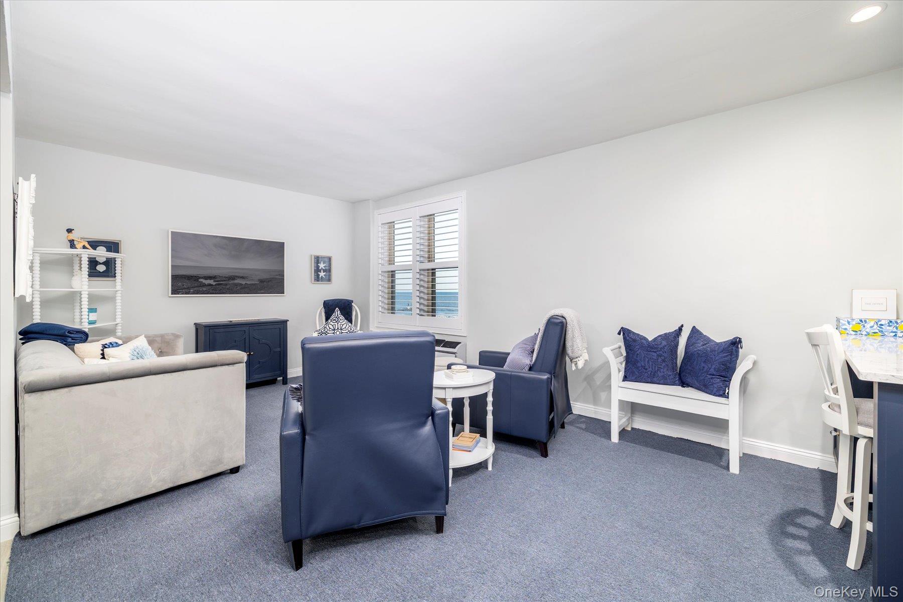 560 Broadway W # 4R, Long Beach, NY 11561