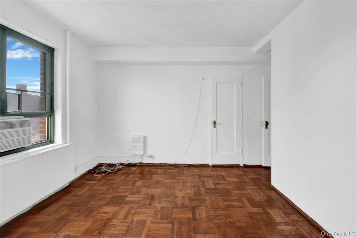 99 Metropolitan Oval # 8F, Bronx, NY 10462