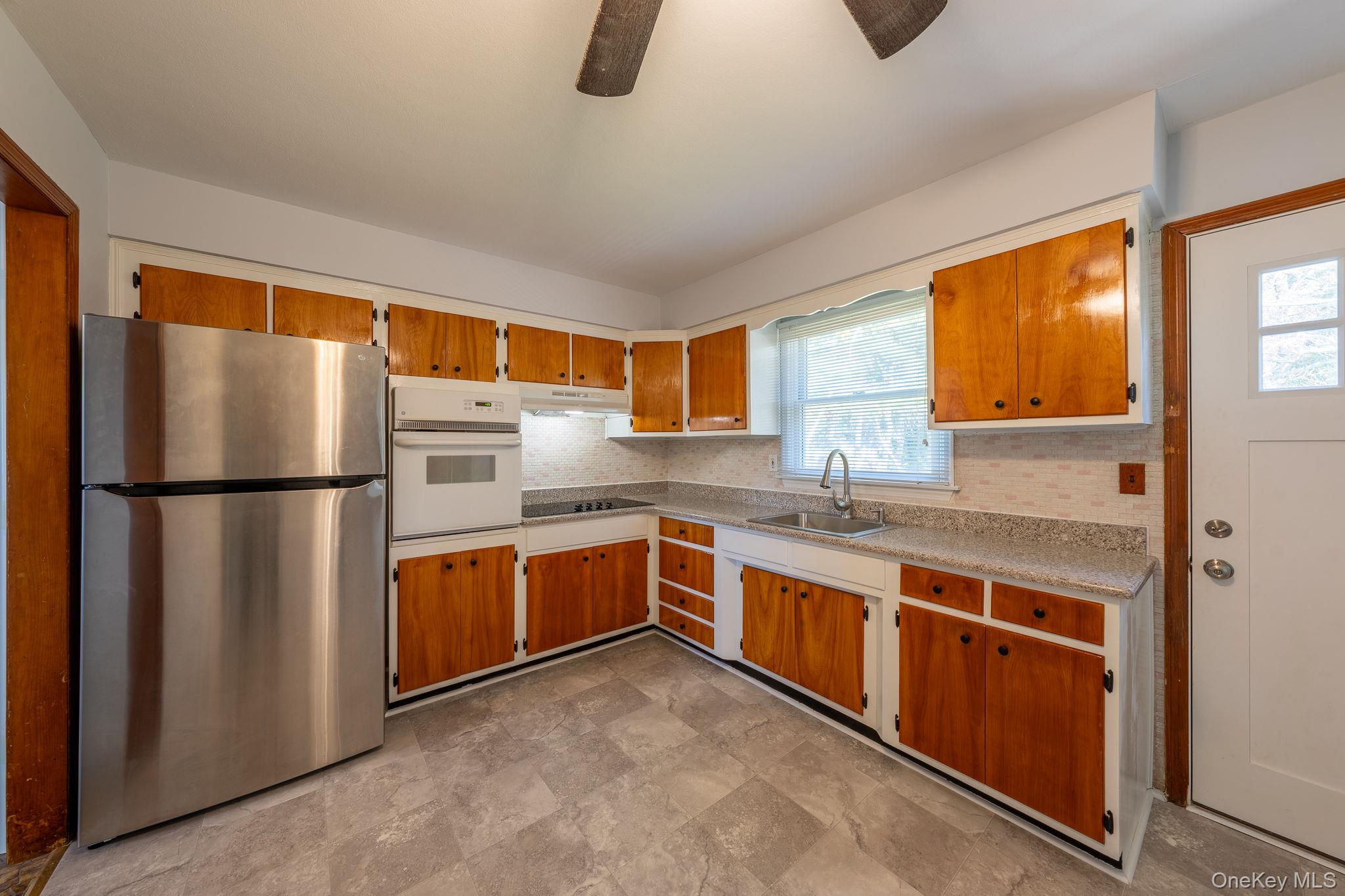 831 Sycamore Avenue, Bohemia, NY 11716