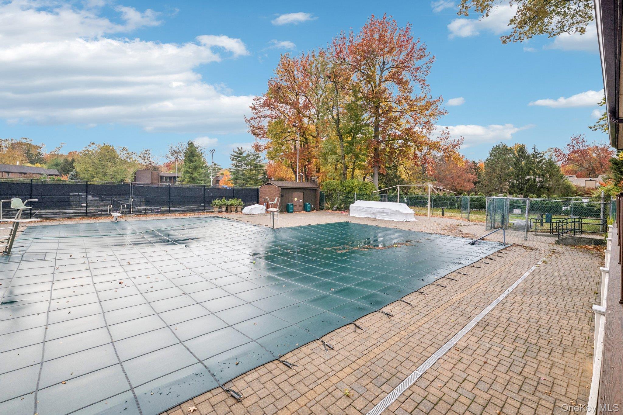 96 Acorn Ponds Drive, Roslyn, NY 11576