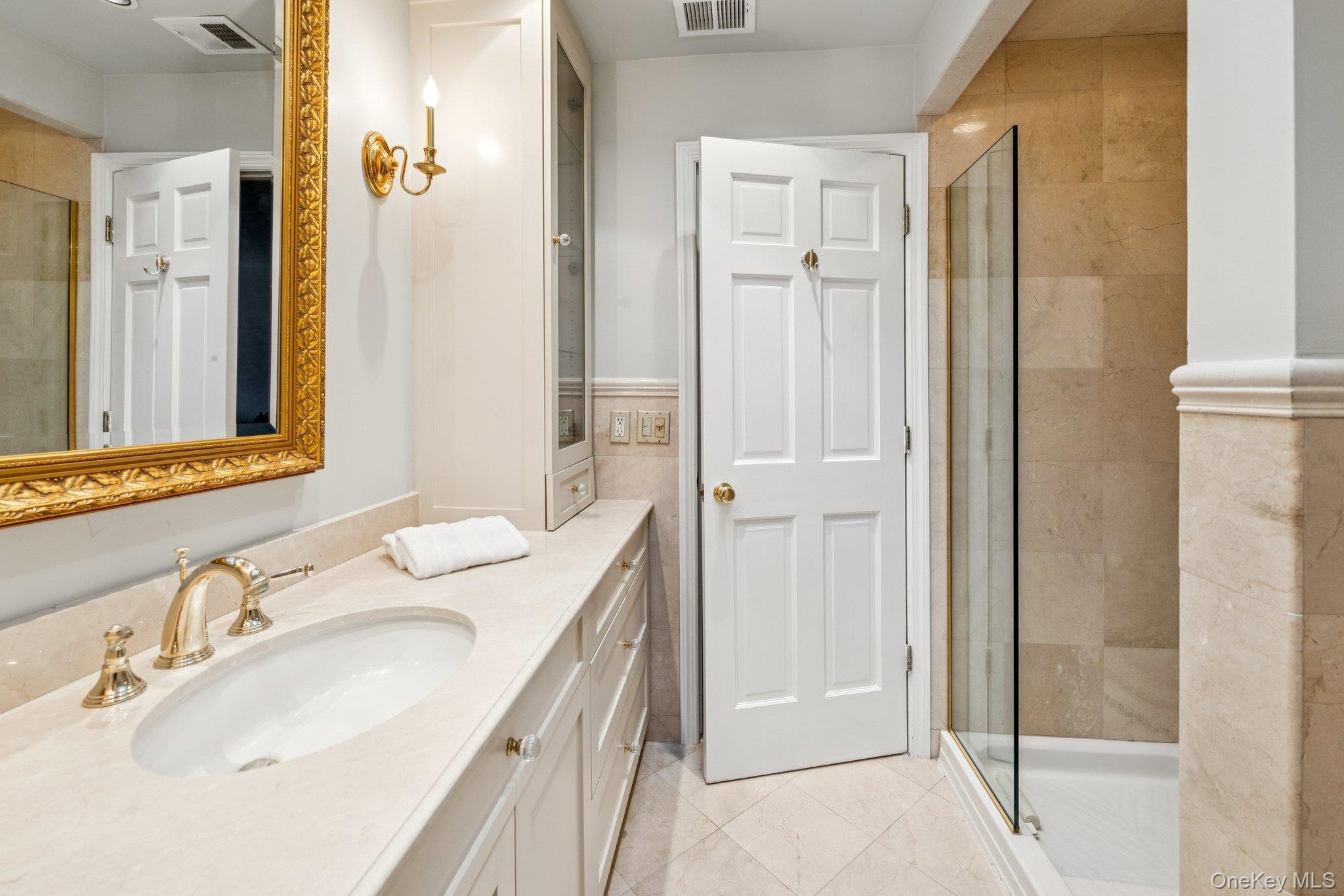 96 Acorn Ponds Drive, Roslyn, NY 11576