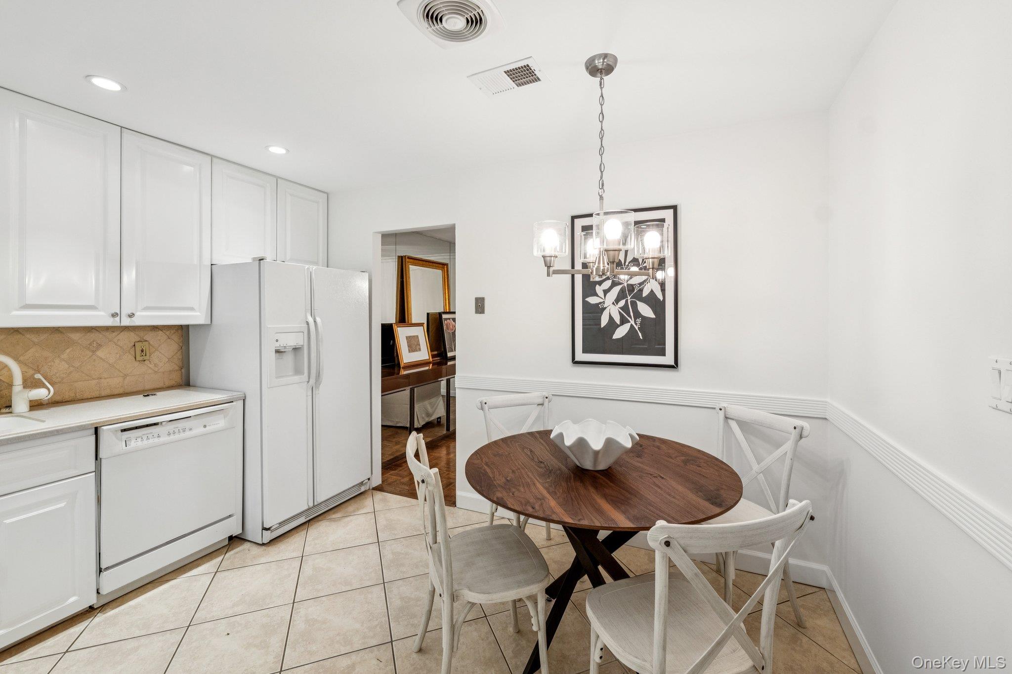 96 Acorn Ponds Drive, Roslyn, NY 11576