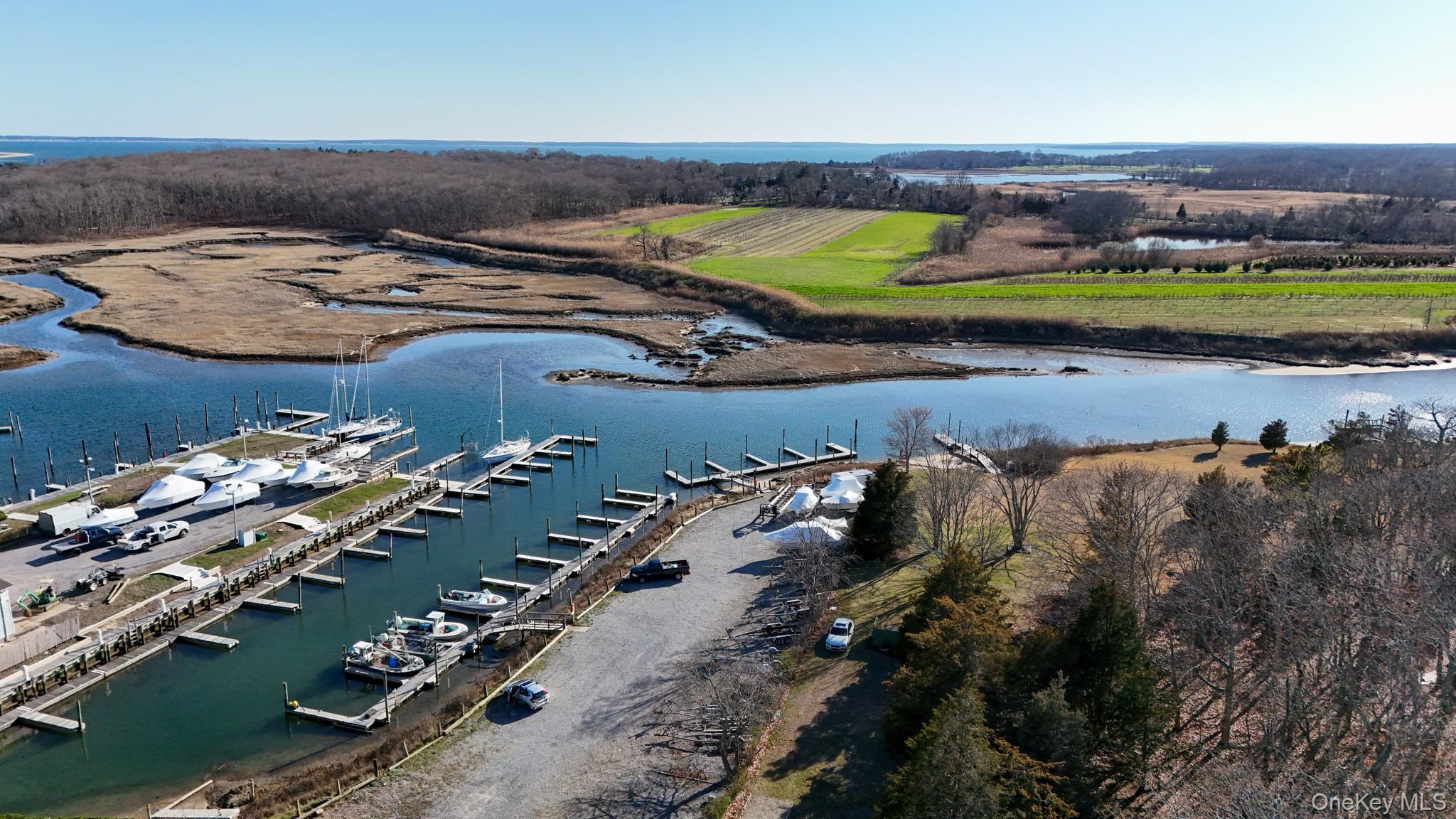 2775 W Creek Avenue, Cutchogue, NY 11935