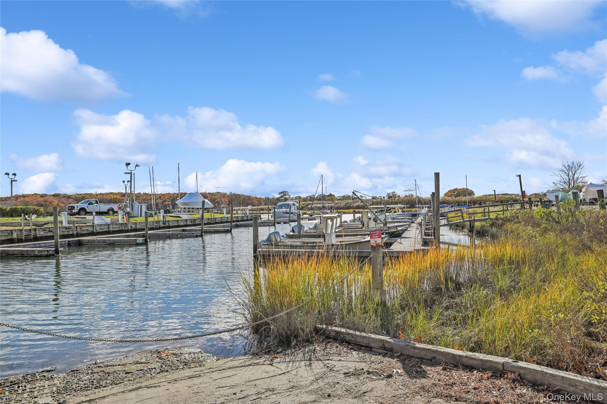 2775 W Creek Avenue, Cutchogue, NY 11935