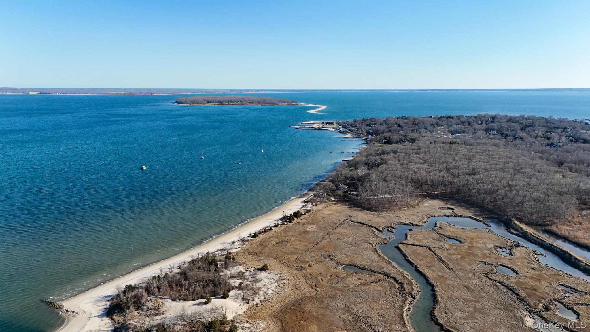 2775 W Creek Avenue, Cutchogue, NY 11935