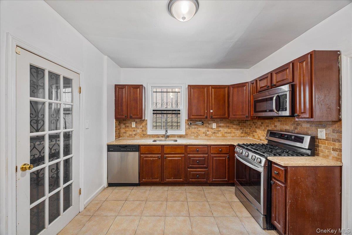 1787 Randall Avenue, Bronx, NY 10473