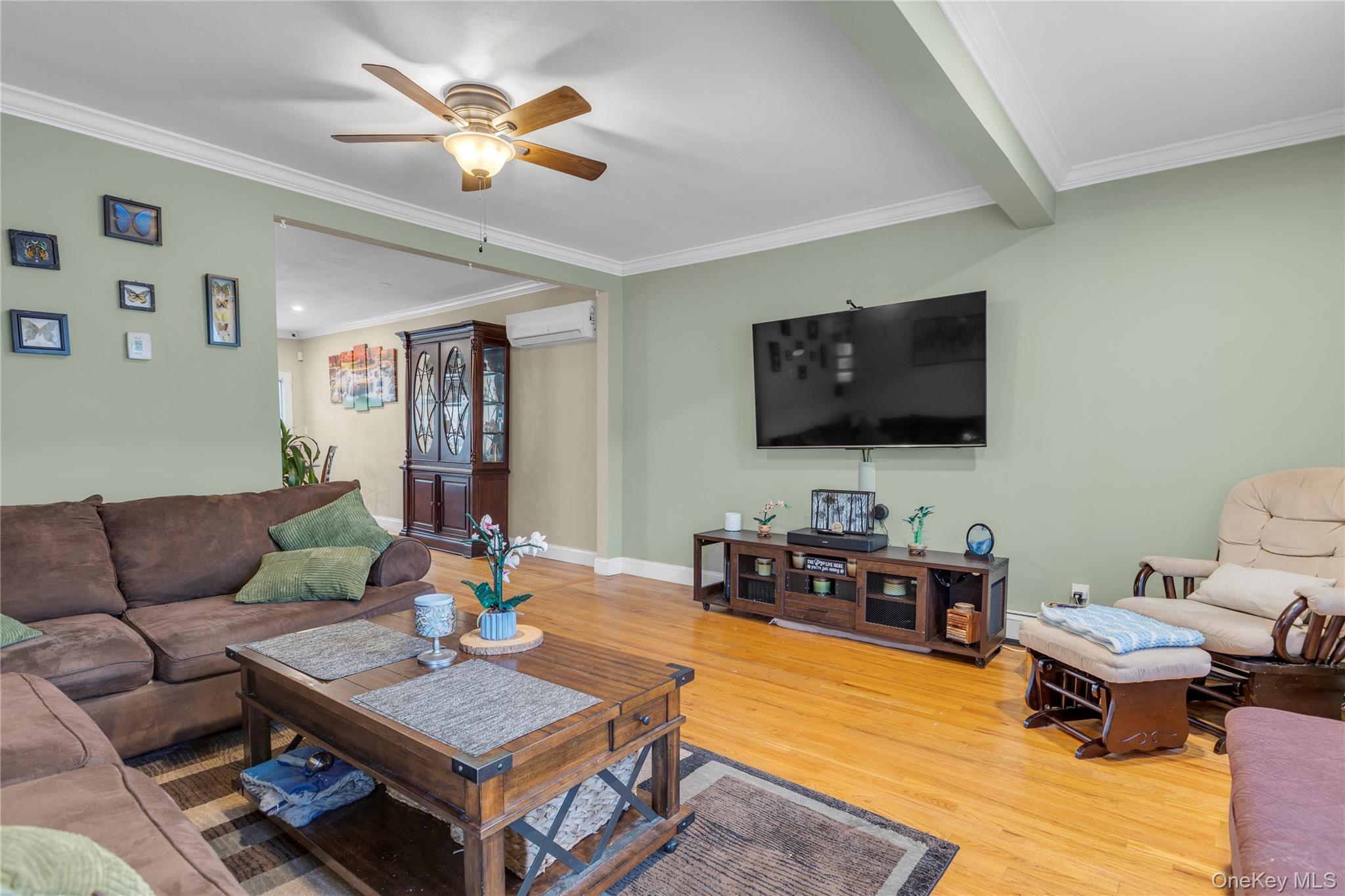 84 Cedar Street, Islip, NY 11751