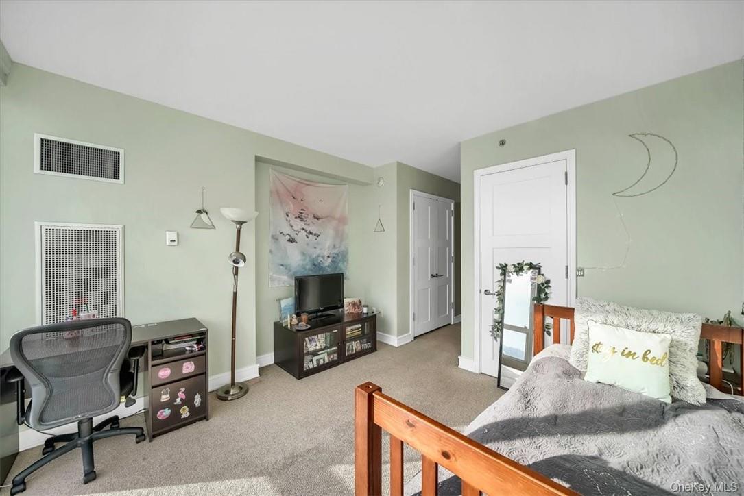 1 Renaissance Square # 20C, White Plains, NY 10601