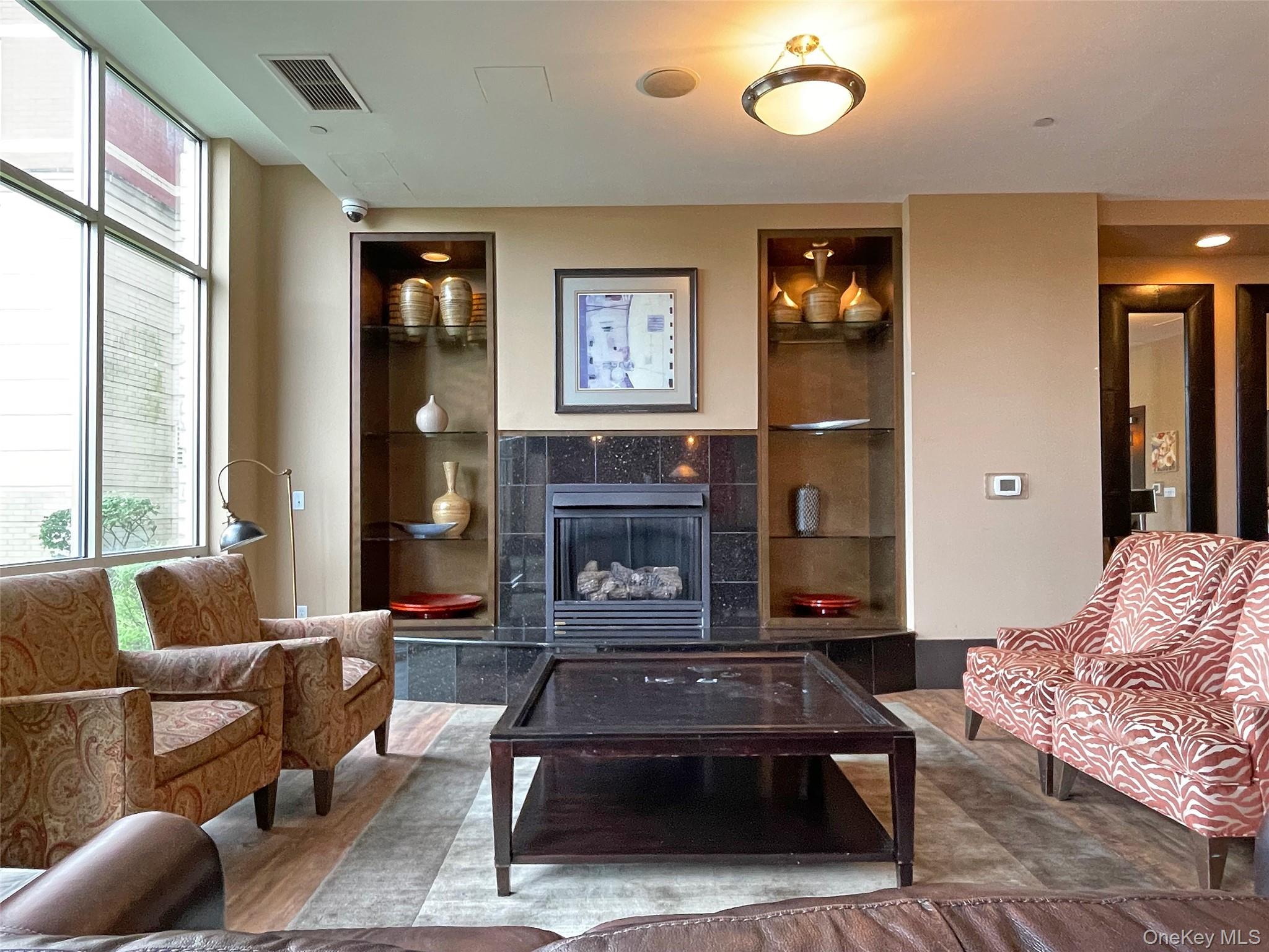 300 Mamaroneck Avenue # #819, White Plains, NY 10605