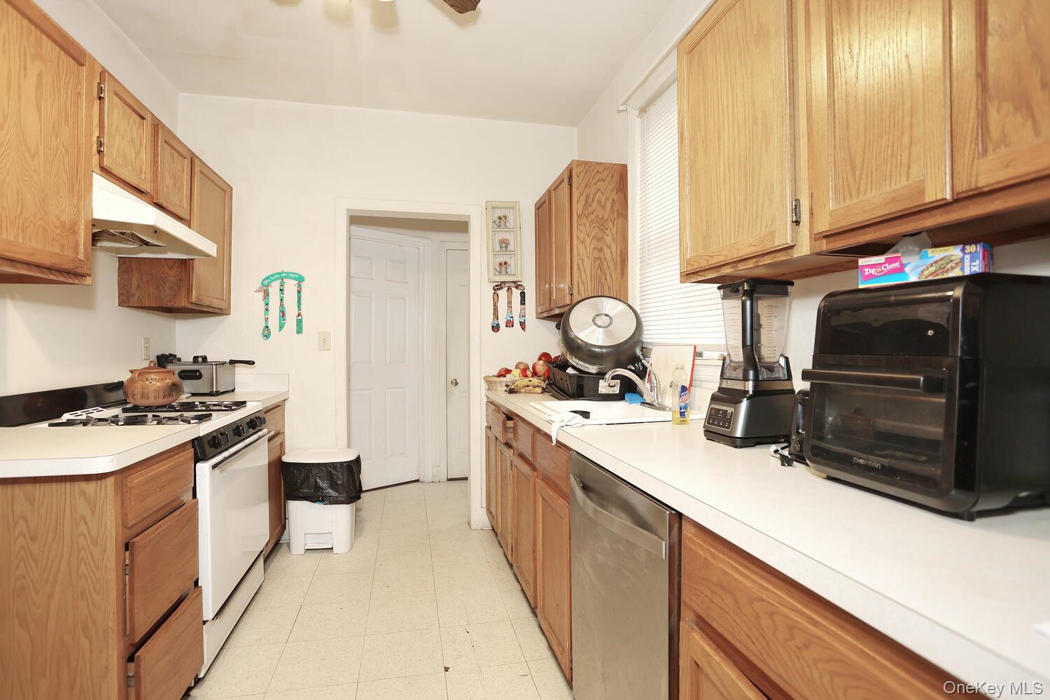 18-20 E Park Place, Suffern, NY 10901