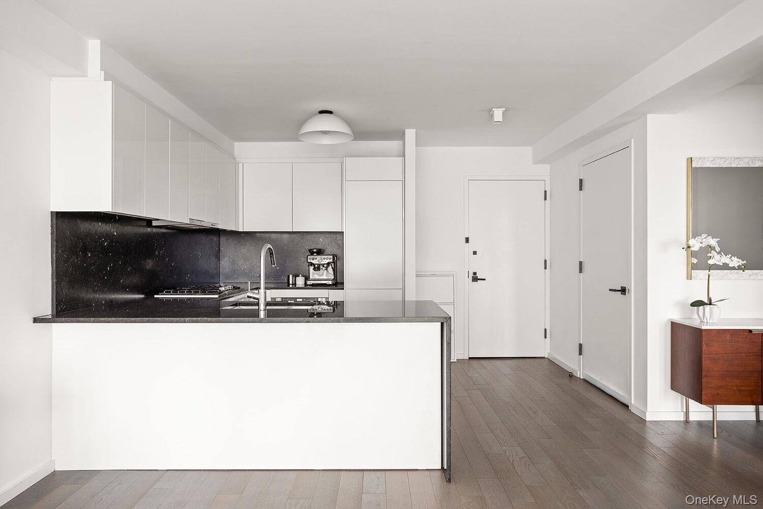 385 1ST Avenue # 7F, New York (Manhattan), NY 10010