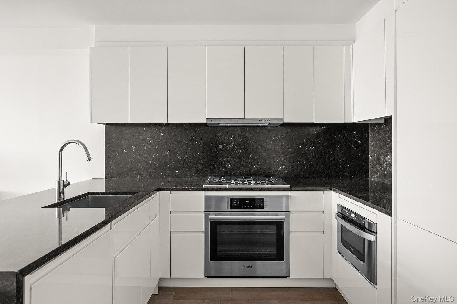 385 1ST Avenue # 7F, New York (Manhattan), NY 10010