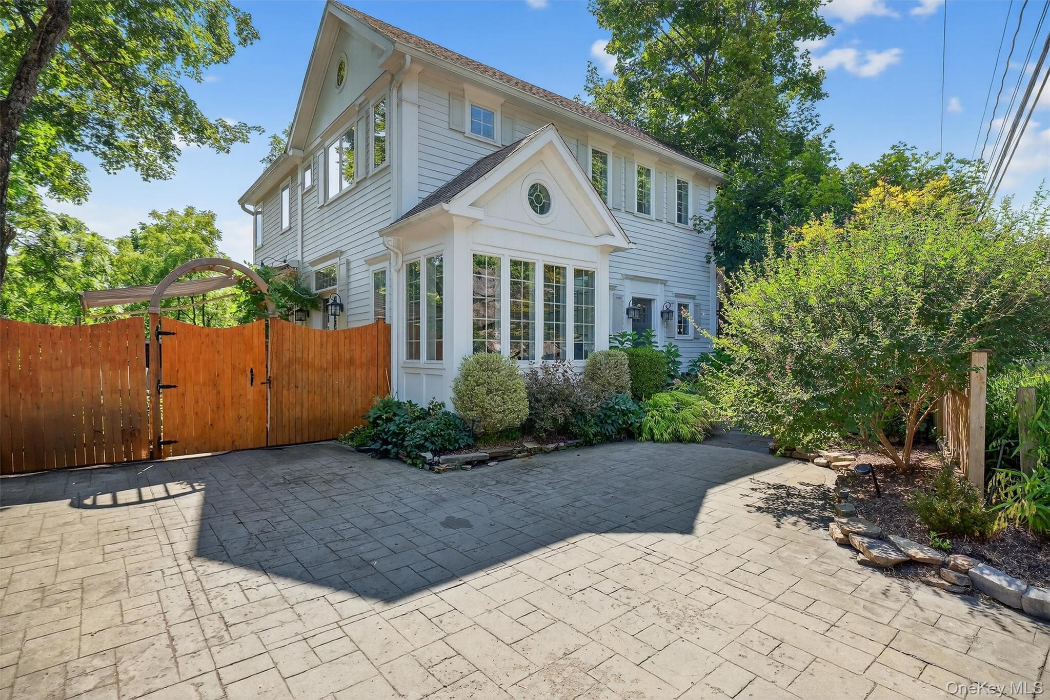 669 Route 213, Rosendale, NY 12472