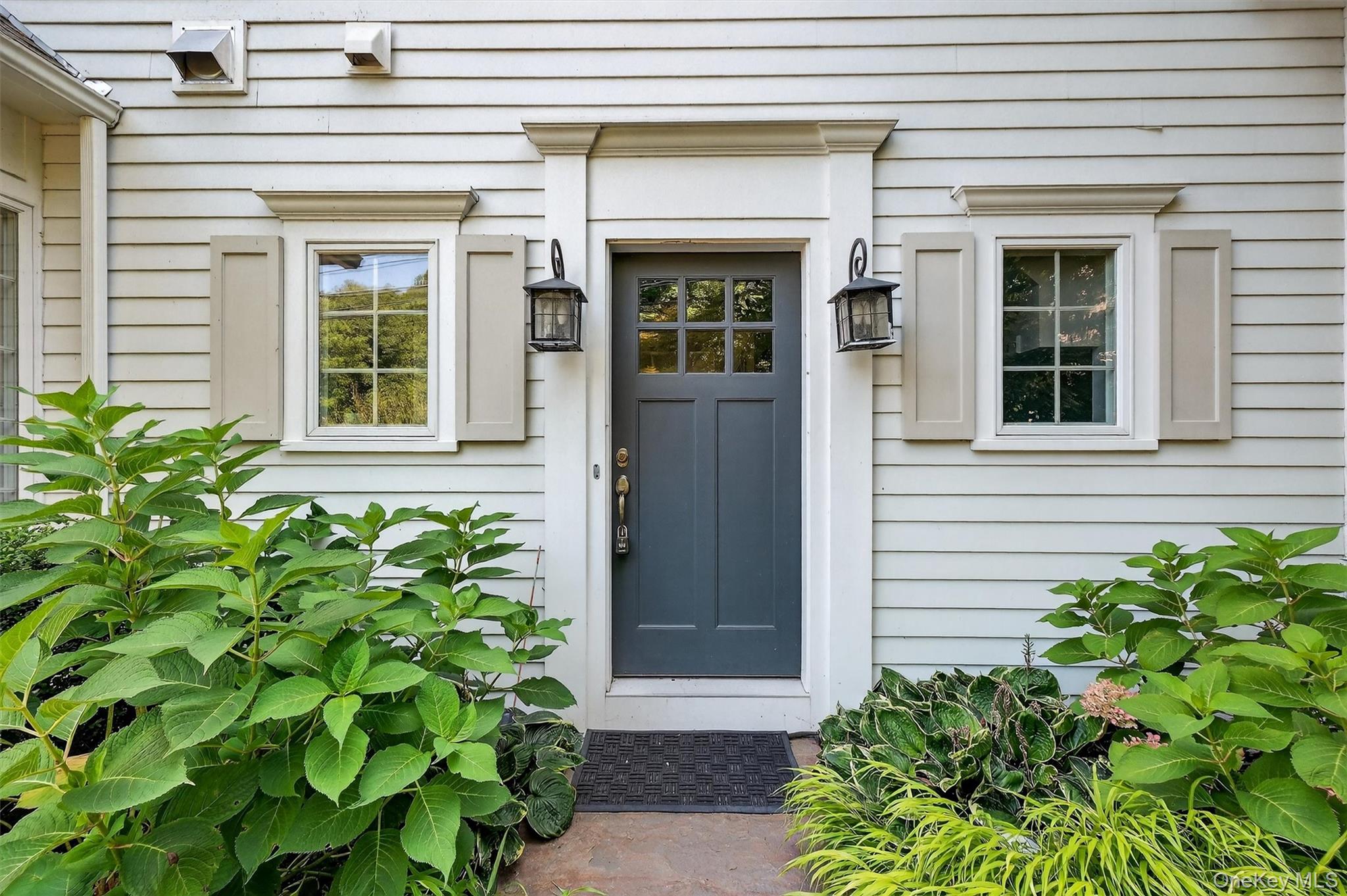 669 Route 213, Rosendale, NY 12472