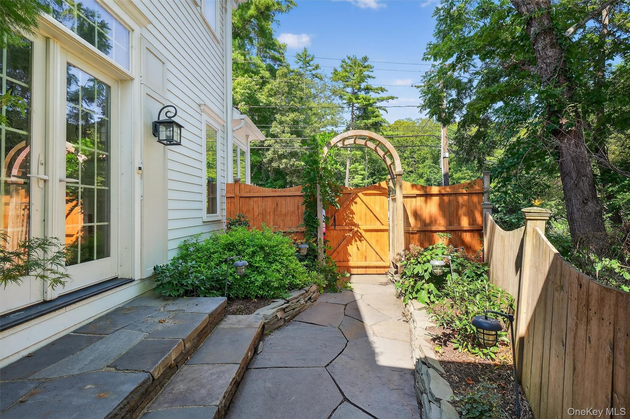 669 Route 213, Rosendale, NY 12472