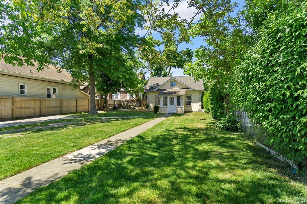 45 Dehnhoff Avenue, Freeport, NY 11520