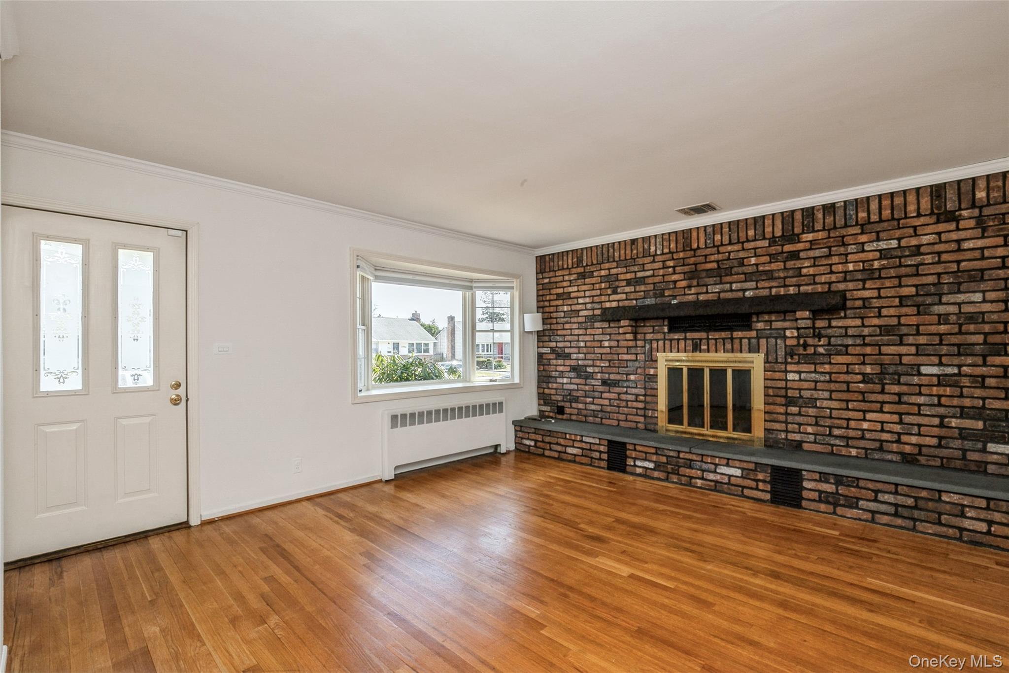 26 Whitman Avenue, Syosset, NY 11791