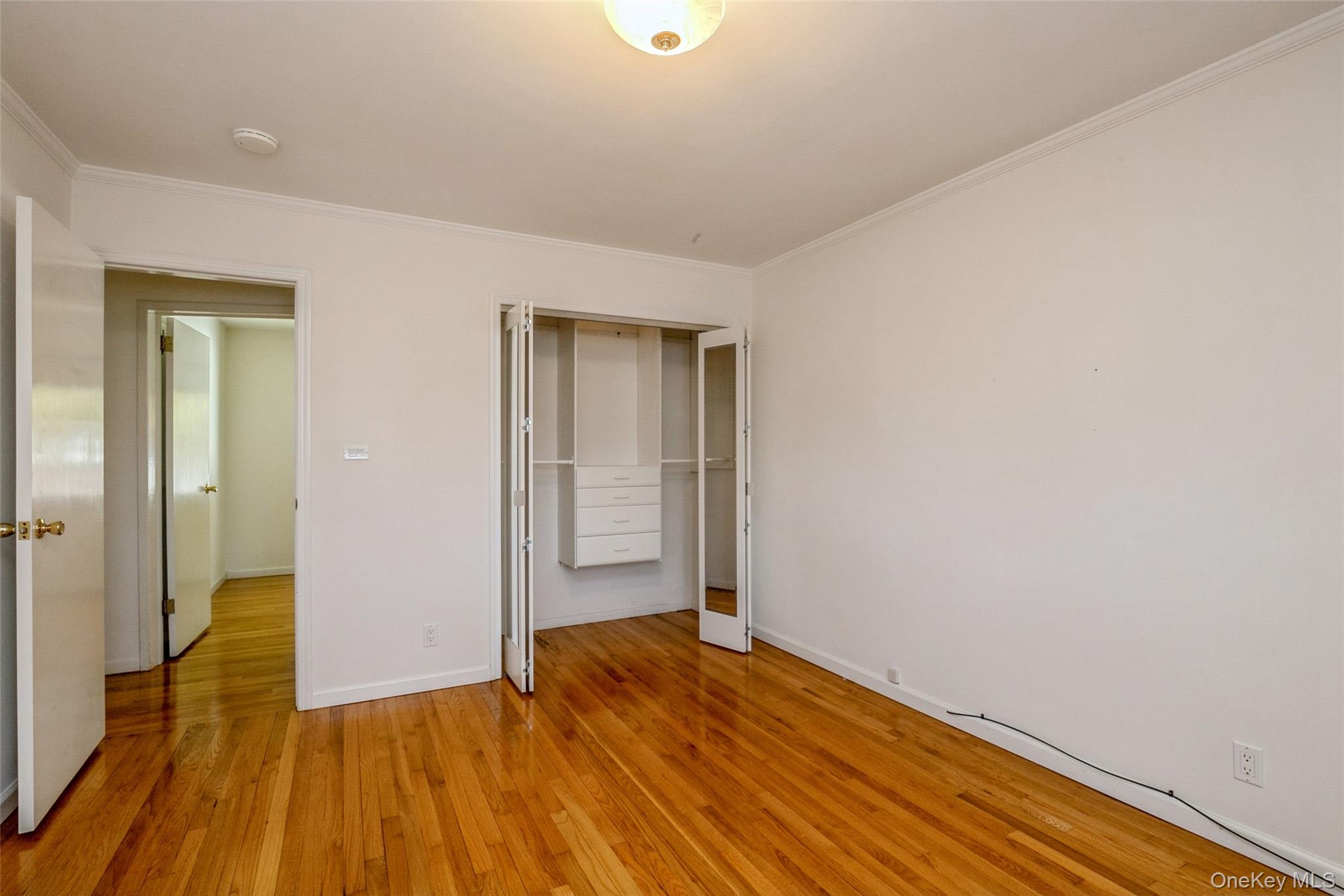 26 Whitman Avenue, Syosset, NY 11791