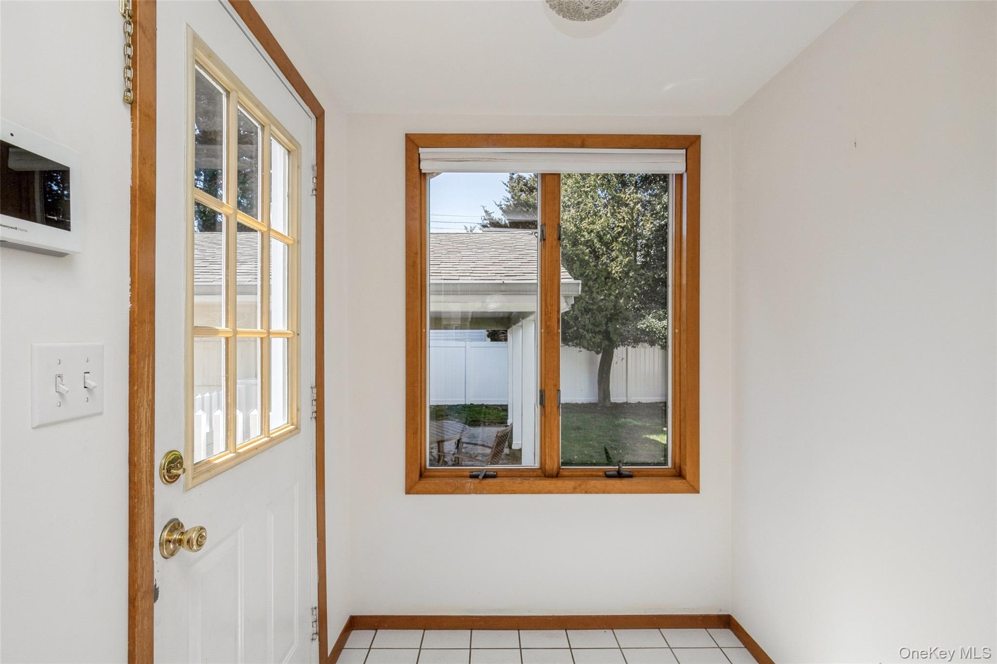 26 Whitman Avenue, Syosset, NY 11791