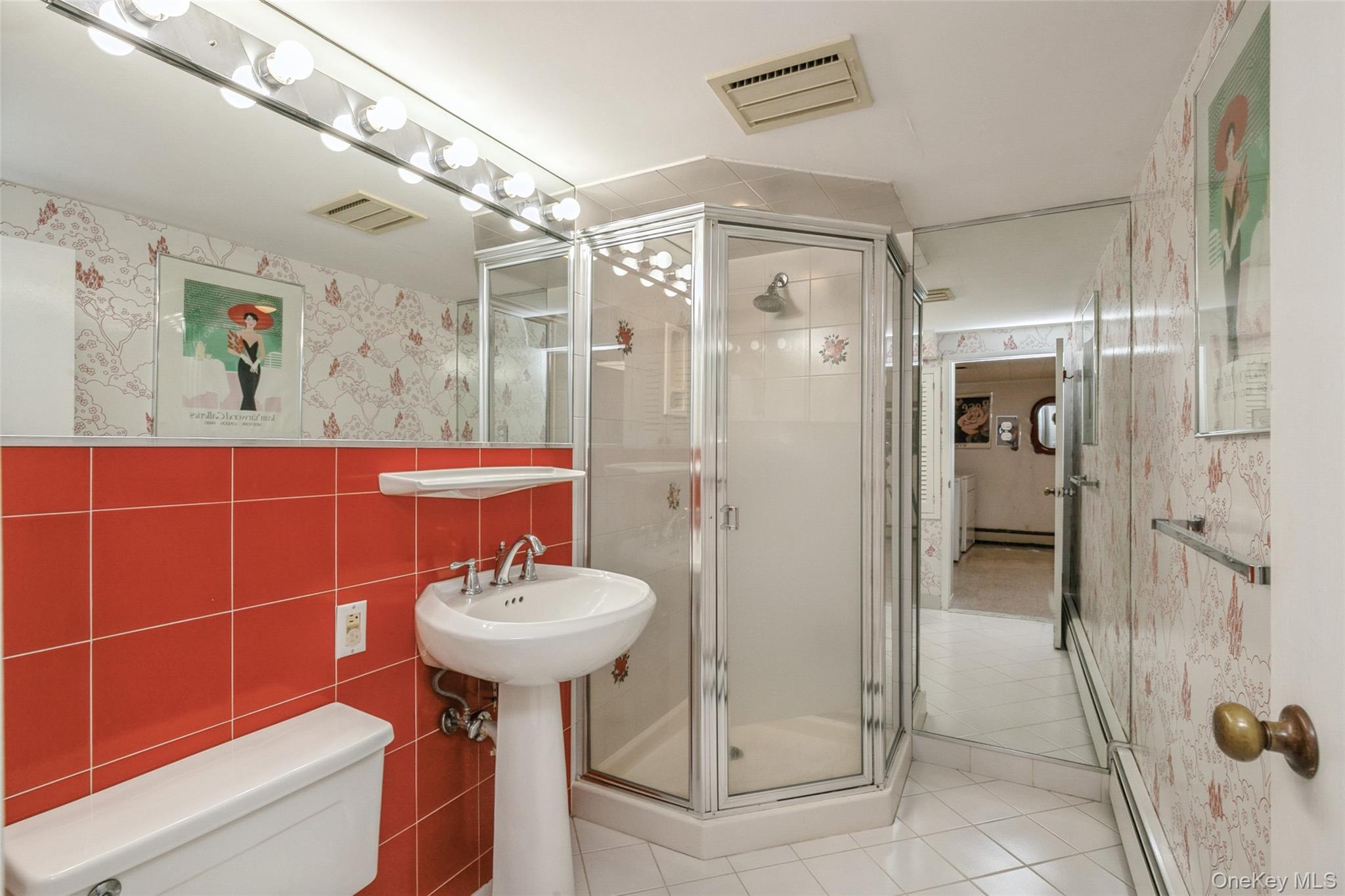 26 Whitman Avenue, Syosset, NY 11791