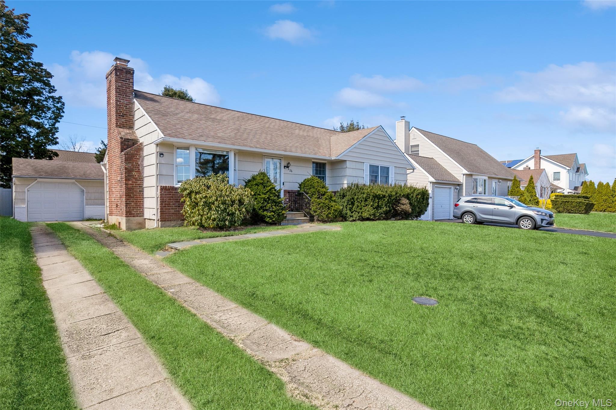 26 Whitman Avenue, Syosset, NY 11791