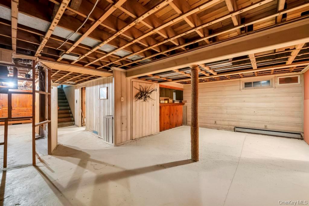 4 Hope Drive, Plainview, NY 11803