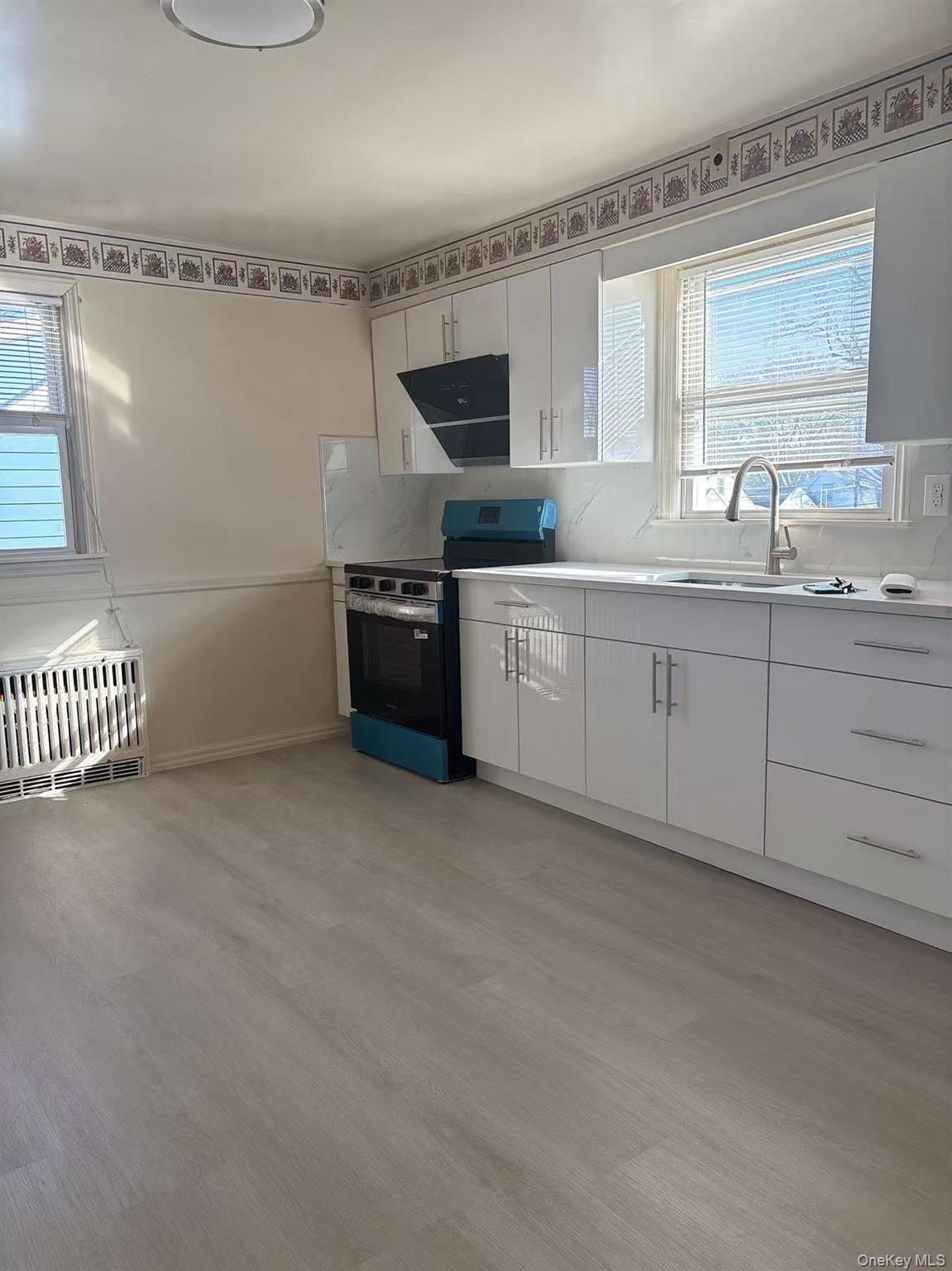 185 Emerson Place # B, Valley Stream, NY 11580