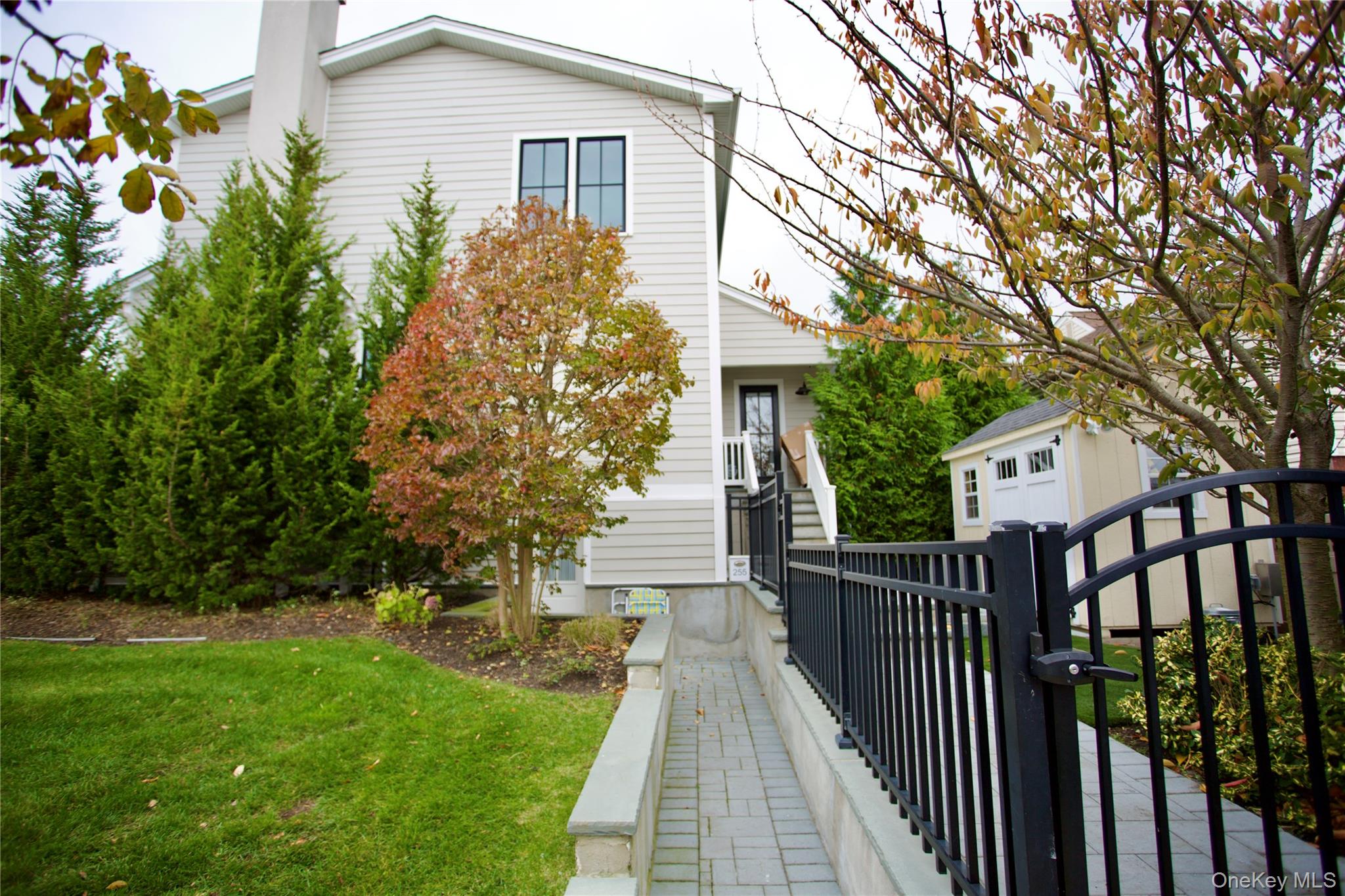 255 Roosevelt Boulevard, Long Beach, NY 11561