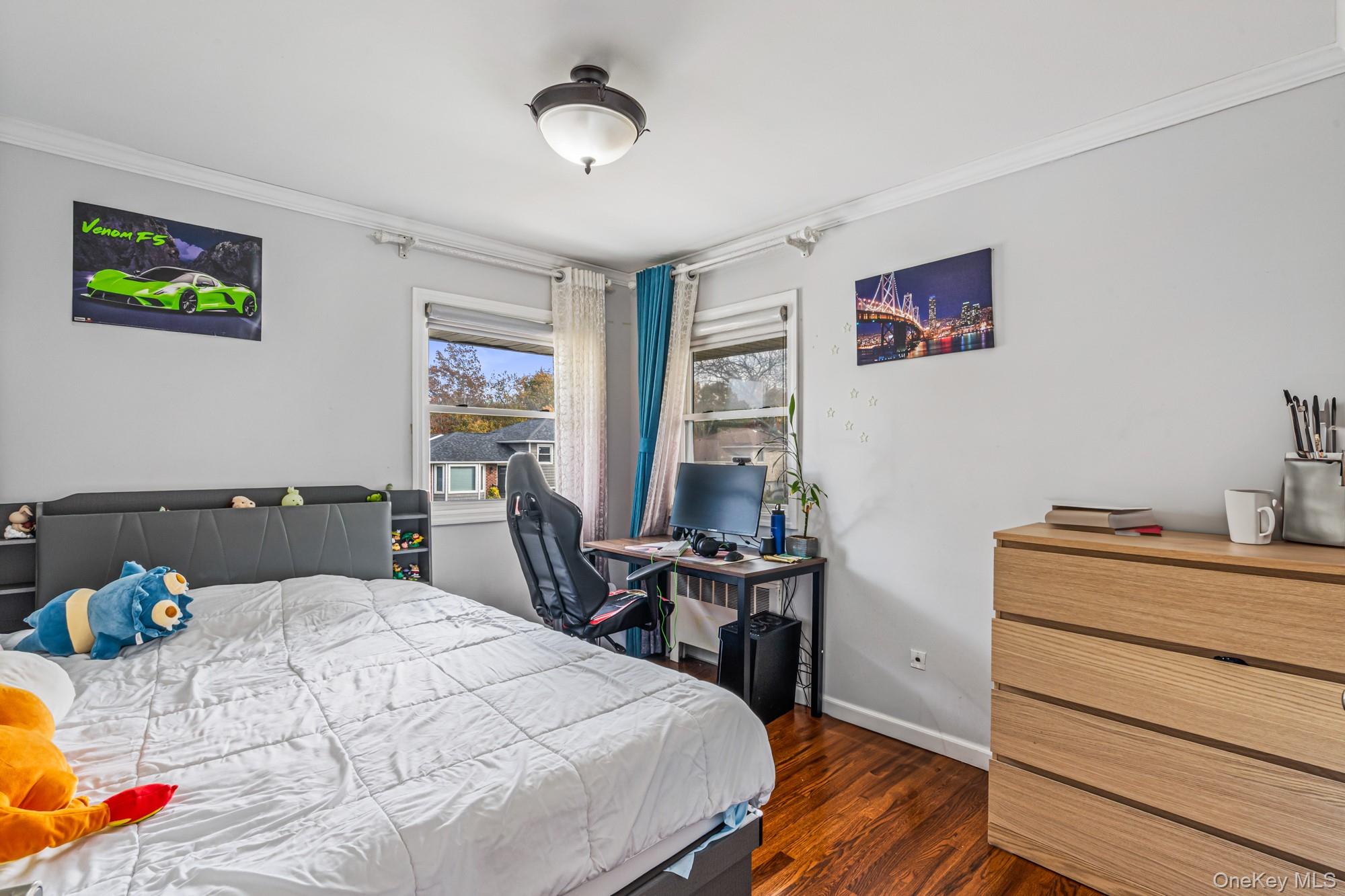 15 Vista Road, Plainview, NY 11803