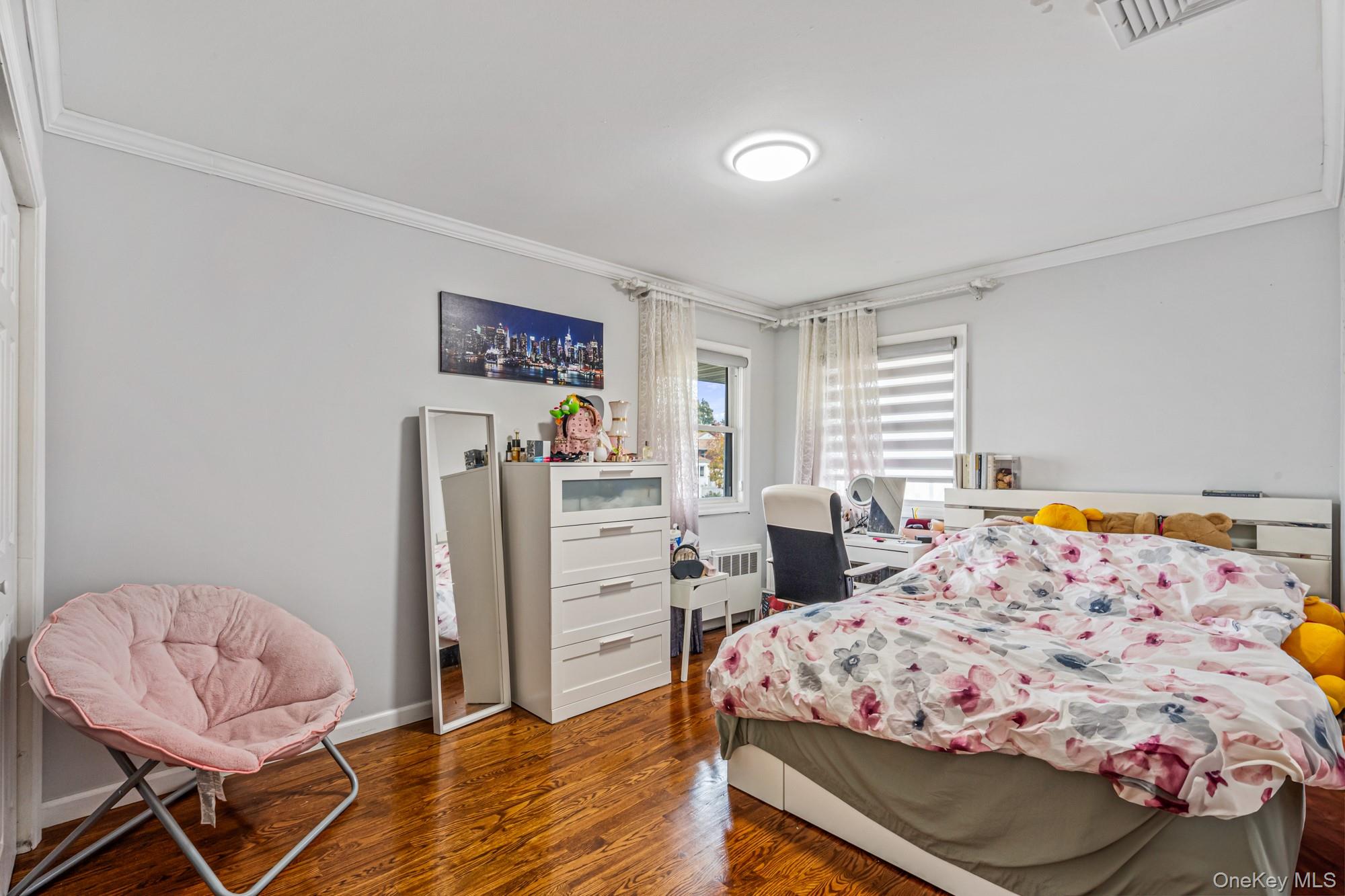 15 Vista Road, Plainview, NY 11803