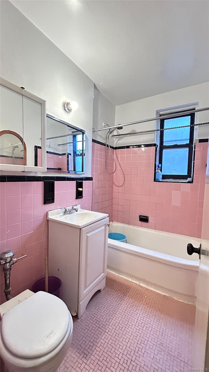 14215 26th Avenue # 5F, Flushing, NY 11354