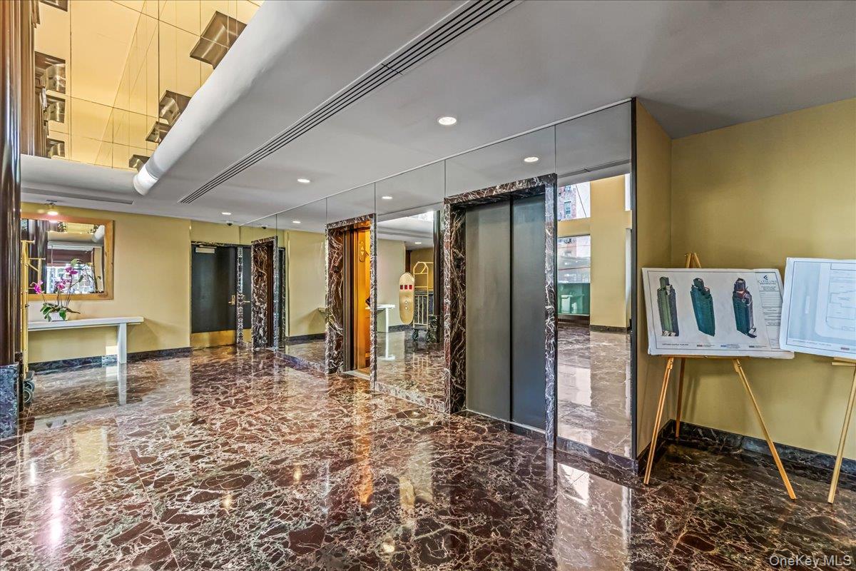 400 E 70th Street, New York (Manhattan), NY 10021