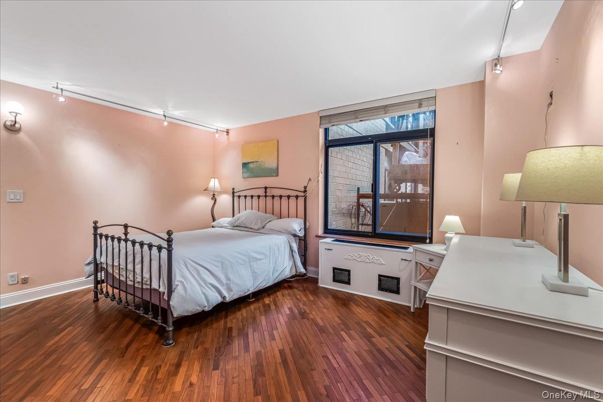 400 E 70th Street, New York (Manhattan), NY 10021