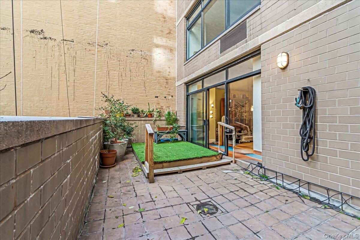 400 E 70th Street, New York (Manhattan), NY 10021