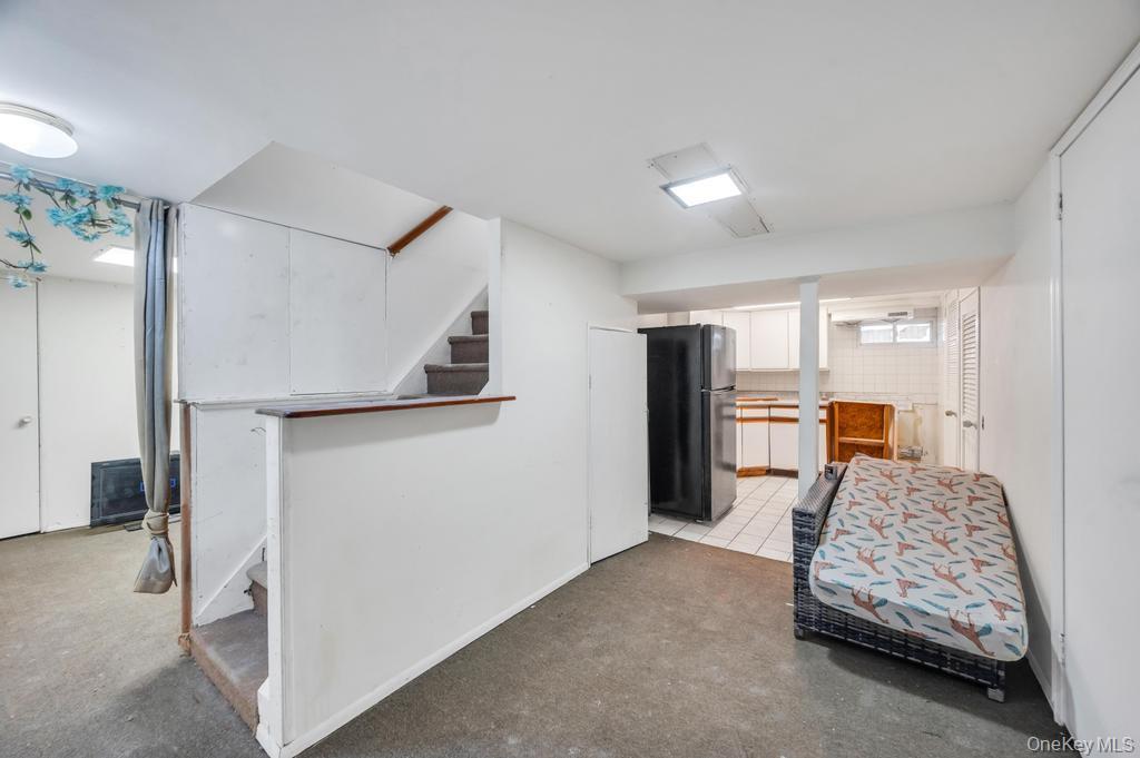 627 10th Avenue, New Hyde Park, NY 11040