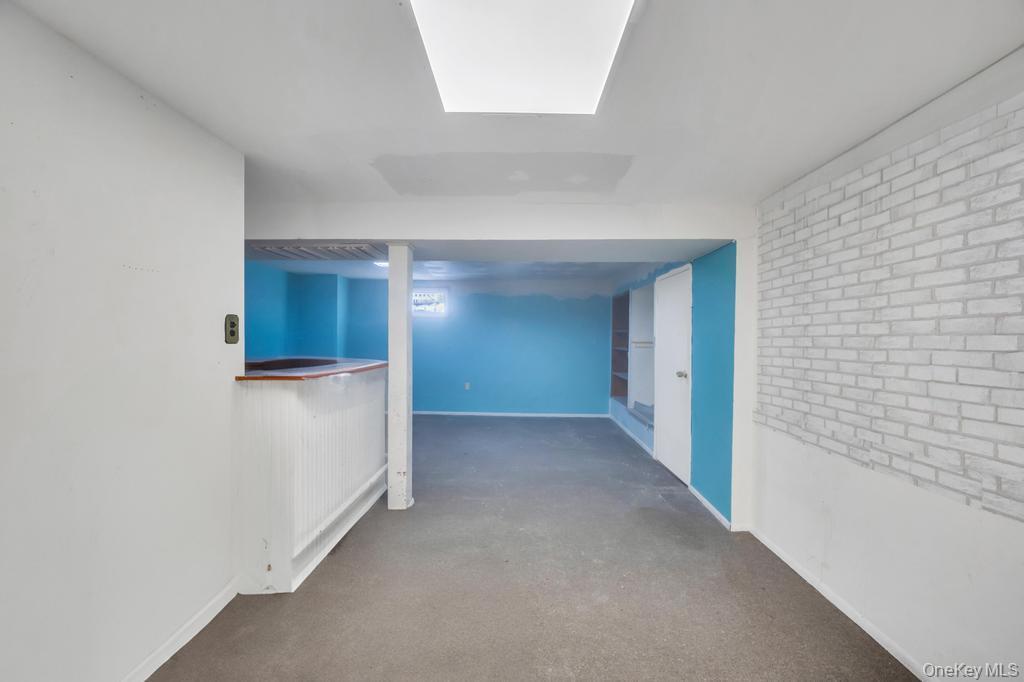 627 10th Avenue, New Hyde Park, NY 11040